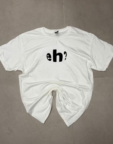 Biały T-shirt ARCIAS 150 gsm z krótkim nadrukiem DTF.