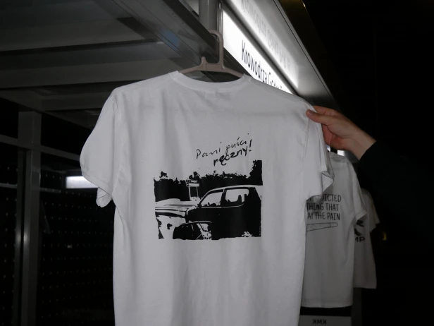Koszulka streetwear z dużym nadrukiem DTF i autorskim hasłem